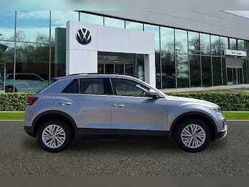 Used Volkswagen T-Roc 2023 for sale - 79366153: Photo
