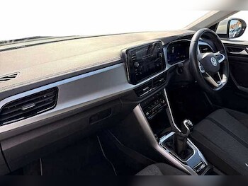 Used Volkswagen T-Roc 2023 for sale - 75891148: Photo