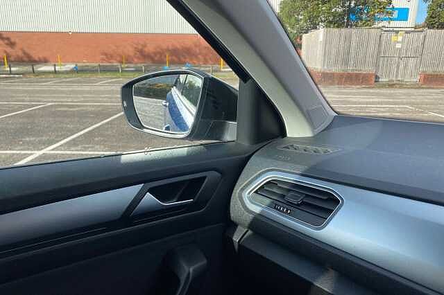 Used Volkswagen T-Roc 2021 for sale - 76418121: Photo 31