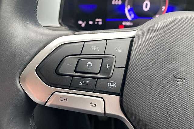 Used Volkswagen T-Roc 2024 for sale - 76098569: Photo 15