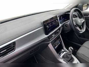 Used Volkswagen T-Roc 2024 for sale - 76098569: Photo