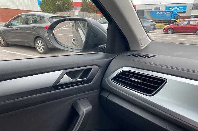 Used Volkswagen T-Roc 2024 for sale - 76098569: Photo 31