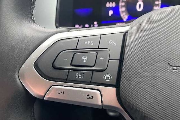 Used Volkswagen T-Roc 2023 for sale - 76017043: Photo 15