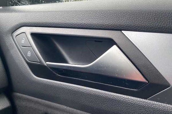 Used Volkswagen T-Roc 2023 for sale - 76017043: Photo 25