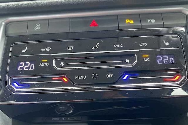 Used Volkswagen T-Roc 2023 for sale - 76017043: Photo 29