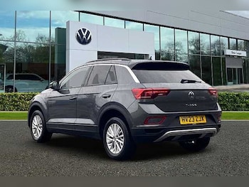 Used Volkswagen T-Roc 2023 for sale - 76017043: Photo 3