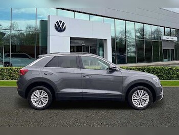 Used Volkswagen T-Roc 2023 for sale - 76017043: Photo 4