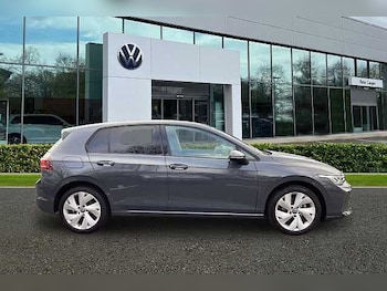 Used Volkswagen Golf 2025 for sale - 77572587: Photo