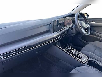 Used Volkswagen Golf 2023 for sale - 77207599: Photo