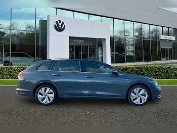 Used Volkswagen Golf 2022 for sale - 76751673: Photo