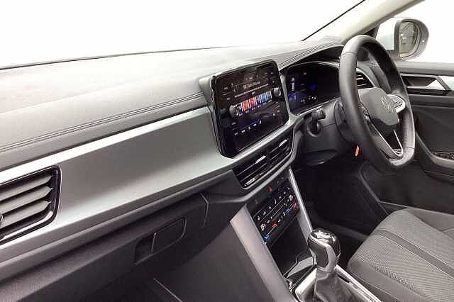 Used Volkswagen T-Roc 2024 for sale - 76082157: Photo 2