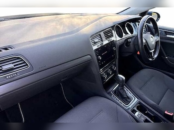 Used Volkswagen Golf 2020 for sale - 77720926: Photo