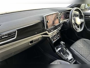 Used Volkswagen T-Roc 2022 for sale - 75891113: Photo