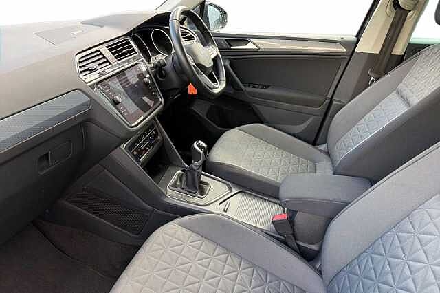 Used Volkswagen Tiguan 2022 for sale - 76878040: Photo 2