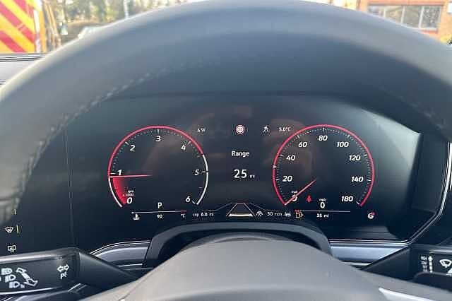 Used Volkswagen Touareg 2025 for sale - 77720937: Photo 17