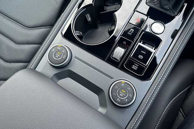 Used Volkswagen Touareg 2025 for sale - 77720937: Photo 25