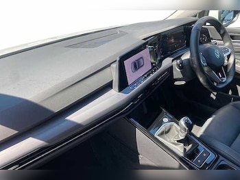 Used Volkswagen Golf 2023 for sale - 75172577: Photo