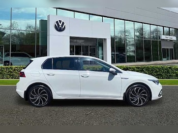 Used Volkswagen Golf 2023 for sale - 75172577: Photo