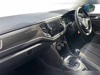 Used Volkswagen T-Roc 2020 for sale - 75937847: Photo