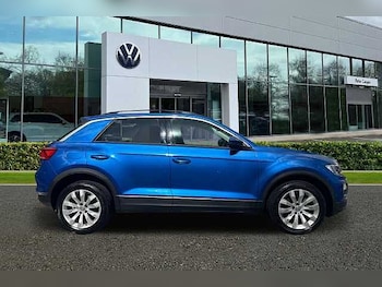 Used Volkswagen T-Roc 2020 for sale - 75937847: Photo