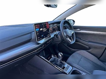 Used Volkswagen Golf 2025 for sale - 78111845: Photo