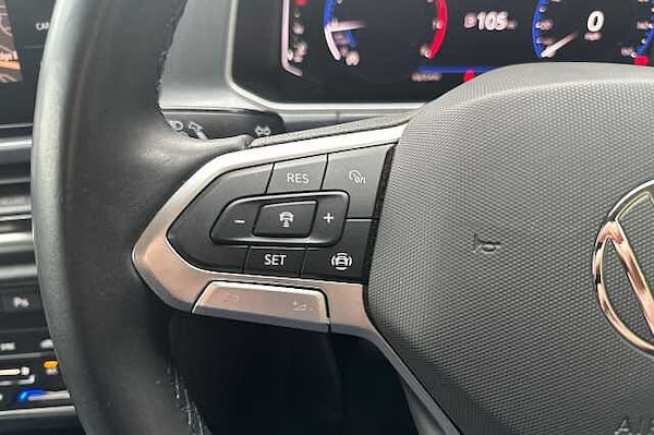 Used Volkswagen T-Roc 2023 for sale - 76035968: Photo 15