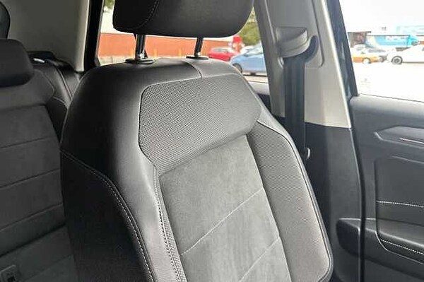 Used Volkswagen T-Roc 2023 for sale - 76035968: Photo 29