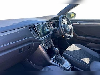 Used Volkswagen T-Roc 2021 for sale - 78316471: Photo
