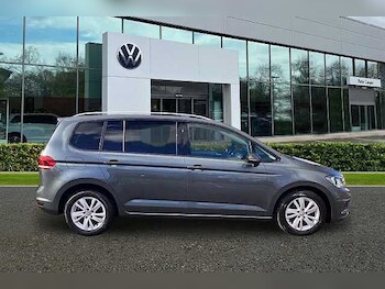 Used Volkswagen Touran 2020 for sale - 77395097: Photo