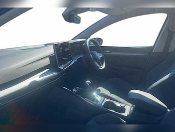 Used Volkswagen Golf 2025 for sale - 78045356: Photo