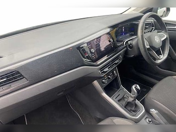 Used Volkswagen Polo 2024 for sale - 76186210: Photo 2
