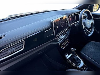 Used Volkswagen T-Roc 2022 for sale - 75897777: Photo