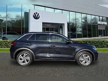 Used Volkswagen T-Roc 2022 for sale - 75897777: Photo