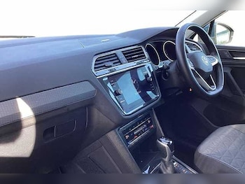 Used Volkswagen Tiguan 2021 for sale - 77688232: Photo
