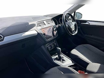 Used Volkswagen Tiguan 2019 for sale - 78018124: Photo