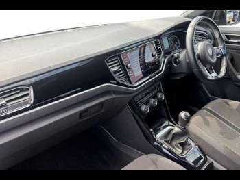 Used Volkswagen T-Roc 2021 for sale - 75348677: Photo