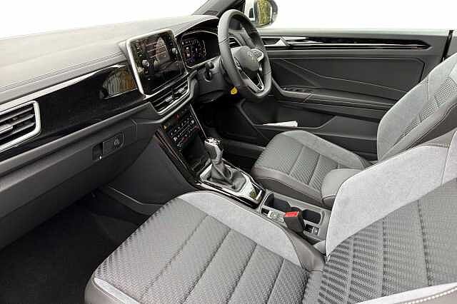 Used Volkswagen T-Roc 2025 for sale - 77061711: Photo 2