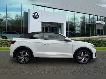 Used Volkswagen T-Roc 2025 for sale - 77061711: Photo
