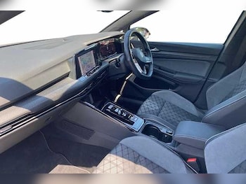 Used Volkswagen Golf 2024 for sale - 78920654: Photo