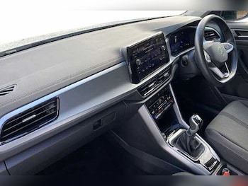Used Volkswagen T-Roc 2022 for sale - 76064515: Photo 2