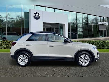 Used Volkswagen T-Roc 2022 for sale - 76064515: Photo 4