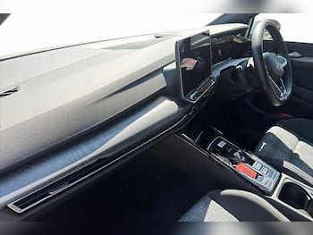 Used Volkswagen Golf 2024 for sale - 79629978: Photo