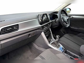 Used Volkswagen T-Roc 2025 for sale - 77077421: Photo