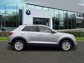 Used Volkswagen T-Roc 2022 for sale - 76076559: Photo 4