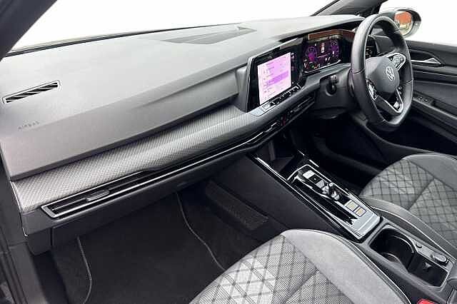 Used Volkswagen Golf 2023 for sale - 77567763: Photo 2