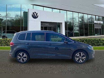Used Volkswagen Touran 2023 for sale - 78242348: Photo