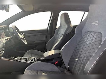 Used Volkswagen Golf 2024 for sale - 78526159: Photo