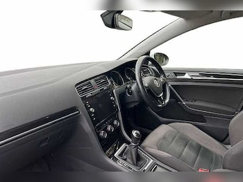 Used Volkswagen Golf 2019 for sale - 76436606: Photo