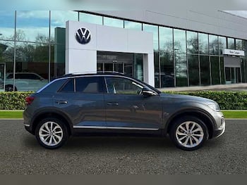 Used Volkswagen T-Roc 2023 for sale - 79380493: Photo