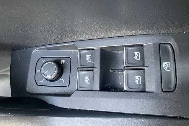 Used Volkswagen T-Cross 2023 for sale - 76299532: Photo 24